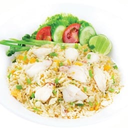 ข้าวผัดเนื้อปูก้อน