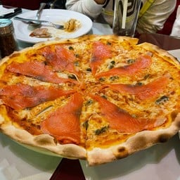SMOKED SALMON PIZZA