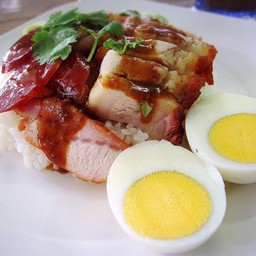 ข้าวหมูแดง หมูกรอบ