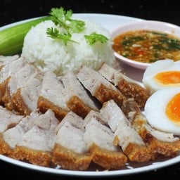 ข้าวหมูกรอบ