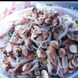 ยำขนมจีน(ปลาทู)