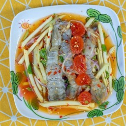 ยำหน้าบานกั้งสดไข่แดง