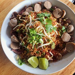 เตี๋ยวแห้งเนื้อรวมจัมโบ้