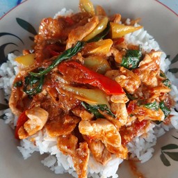 ผัดพริกแกงไก่