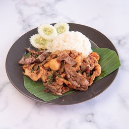 ข้าวผัดกระเพราหมูรวมมิตร
