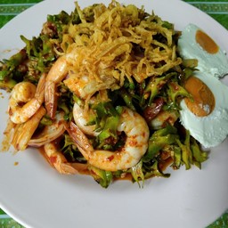 ยำถั่วพูกุ้ง