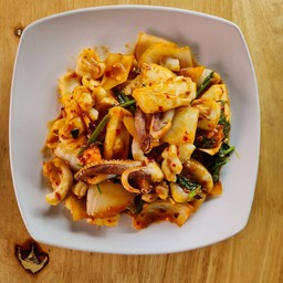 หมึกผัดไข่เค็ม (กับข้าว)