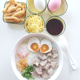 โจ๊กข้าวหอมหมูเด้งทรงเครื่อง