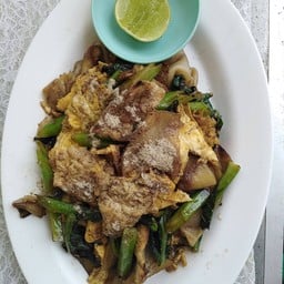 ราดหน้าหมูหมัก ข้าวราดแกง สันผีเสื้อ