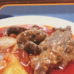 แกงเนื้อใส่อาลู