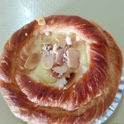 เดนิสอัลมอนด์