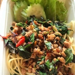 สปาเก็ตตี้กระเพราหมูสับ