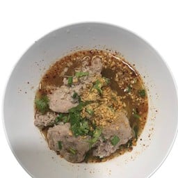 บะหมี่ต้มยำไข่ย้อย