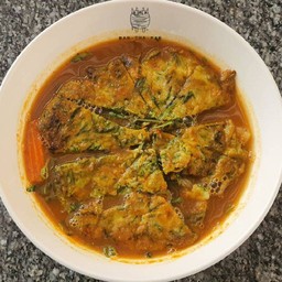 แกงส้มชะอมไข่ทอด