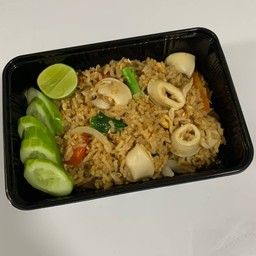 ข้าวผัดปลาหมึก