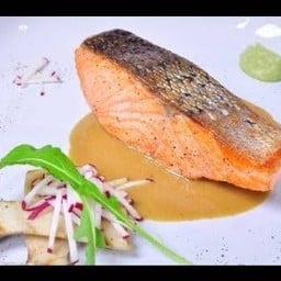 แซลมอนสเต็ก