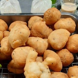 ปาท่องโก๋ แจง ซาลาเปา