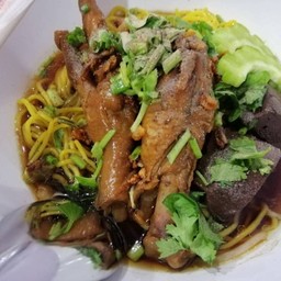 ร้านข้าวคลุกกะปิเครื่องแน่น