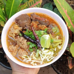 ขนมจีนน้ำเงี้ยว