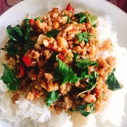 กะเพราหมูสับ