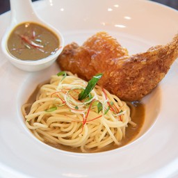 สปาเก็ตตี้ซอสเขียวหวานไก่กรอบ