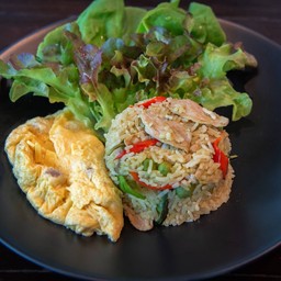 ข้าวผัดเขียวหวานไก่+ไข่ลาวา