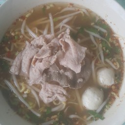 เส้นเหลือง น้ำใส ธรรมดา