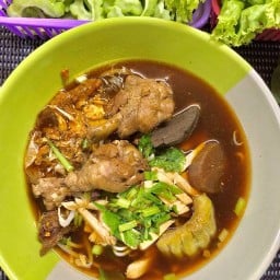 ก๋วยเตี๋ยวไก่มะระ ข้าวมันไก่(เจ้ปูเจ้าเก่า) เเพรกษา