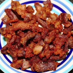 เนื้อไก่ทอดนำ้ปลาราดข้าว