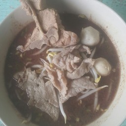 เส้นหมี่ต้มยำน้ำตกพิศษ