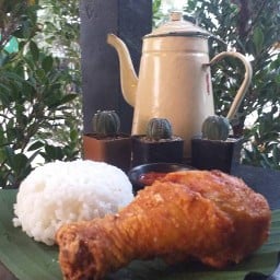 ร้านย่าเทือง  (กลางซอย) 1