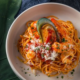 สปาเกตตีซีฟู้ดซอสมะเขือเทศ