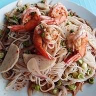 ยำขนมจีนกุ้ง+ไก่ยอ