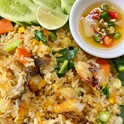 ข้าวผัดปลาสลิด (แนะนำ)
