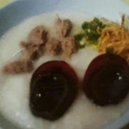 โจ๊กหมู+ไข่เยี่ยวม้า