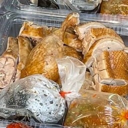 เป็ดพะโล้ครึ่งตัว