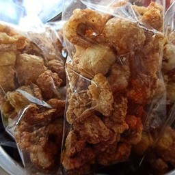กากหมูที่ร้าน10บ..ผัดไทย1ห่อซื้้อได้1ถุงค่ะ