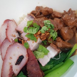 แดงกรอบไก่