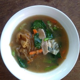 ราดหน้าเส้นใหญ่แมนโร่