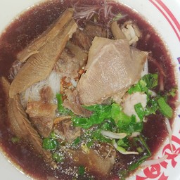 เส้นหมี่น้ำตกเนื้อเปลื่อย