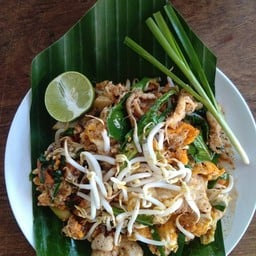 ผัดไทยไร้เส้นแมนโร่
