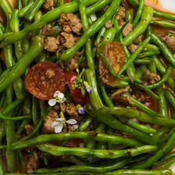 T11 - คั่วผักขี้หูดหมูสับ