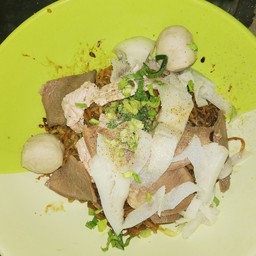 ก๋วยเตี๋ยวเส้นเล็กแห้งทุกอย่าง