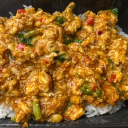 ข้าวราดผัดผงกะหรี่หมูสับ