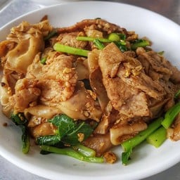 ผัดซีอิ๊ว เส้นใหญ่ หมู