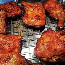 ลักคณา คอหมูย่าง&ก๋วยเตี๋ยวเนื้อ คลองถมเซ็นเตอร์ (เจ้าเก่า)