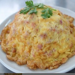 Omelette with fermented pork