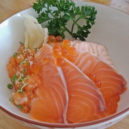 ข้าวหน้าแซลมอน 3 ฤดู