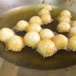 ลูกชิ้นเล็กทอด