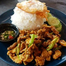 ข้าวผัดพริกแกง(ใต้)ไก่